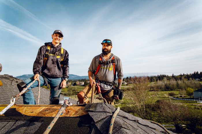 Local vs National Roofing Companies: Pros and Cons Local vs National Roofing Companies: Pros and Cons